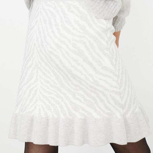 Anthropologie Gray Zebra Ruffled Knit Skirt - Picture 4 of 16